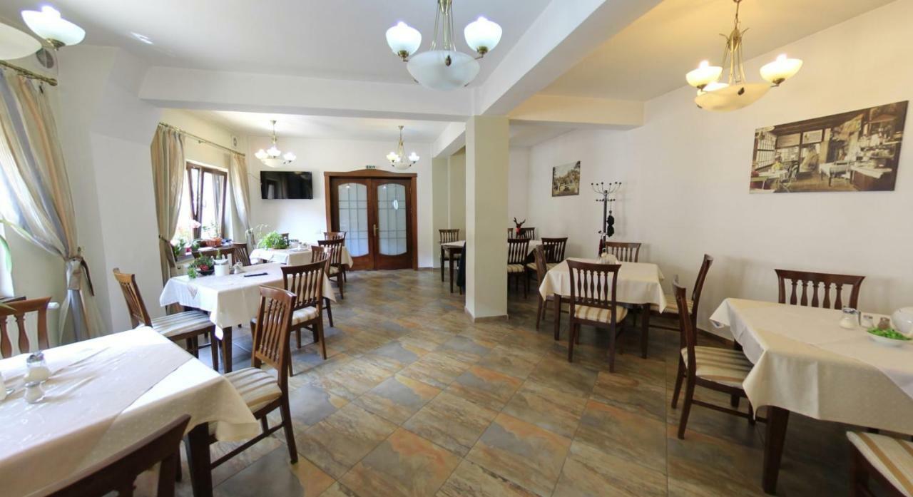Pension Deutsches Haus Μπρασόβ Εξωτερικό φωτογραφία